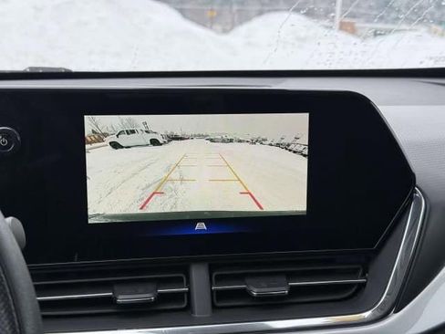 Used 2025 Chevrolet Trax LT image 24