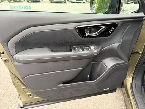 New 2026 Subaru Forester Touring AWD/4WD image 17