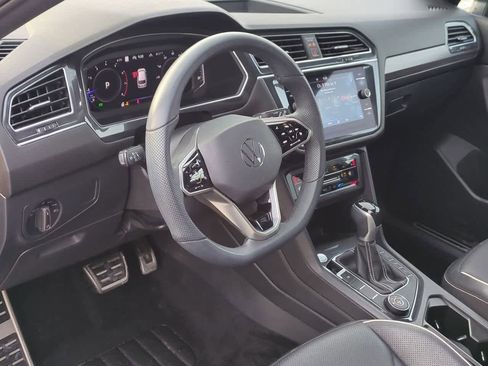 Used 2022 Volkswagen Tiguan SEL R-Line image 2