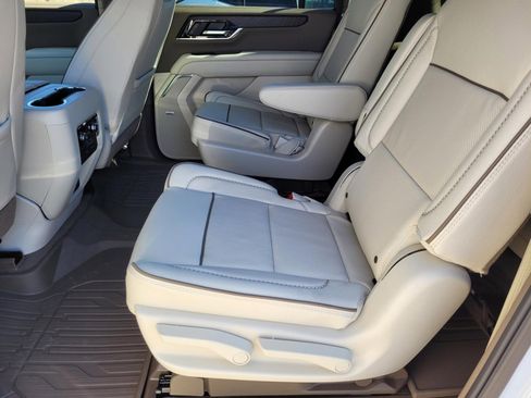 New 2026 GMC Yukon XL Denali w/ Denali Reserve Package image 13