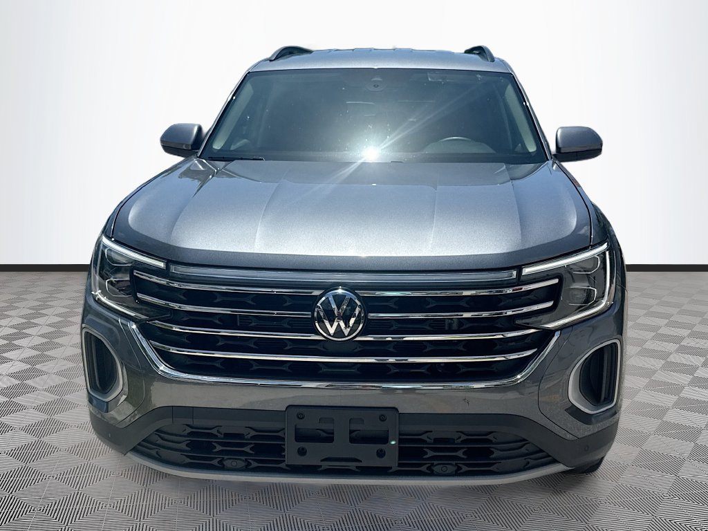 Used 2025 Volkswagen Atlas SE AWD/4WD image 2