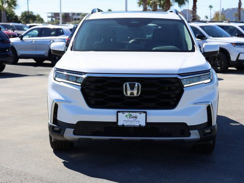 New 2025 Honda Pilot Touring image 2