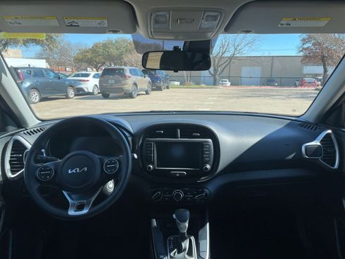 Used 2025 Kia Soul LX w/ LX Technology Package image 33