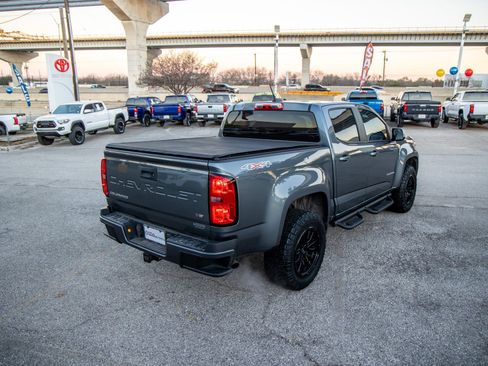 Used 2022 Chevrolet Colorado W/T w/ Custom Special Edition image 7