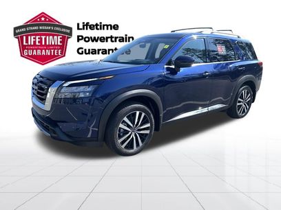 Used 2025 Nissan Pathfinder Platinum w/ Cargo Package