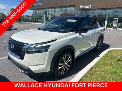 Used 2024 Nissan Pathfinder Platinum image 7