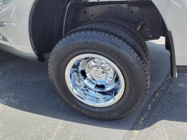 New 2024 RAM 3500 Tradesman w/ Chrome Appearance Group AWD/4WD image 18