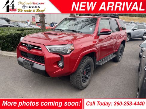 Used 2022 Toyota 4Runner TRD Off-Road Premium w/ Moonroof Package AWD/4WD image 1