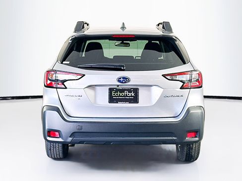 Used 2025 Subaru Outback Premium image 7