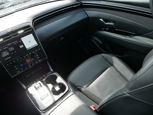 Used 2023 Hyundai Tucson Limited image 11