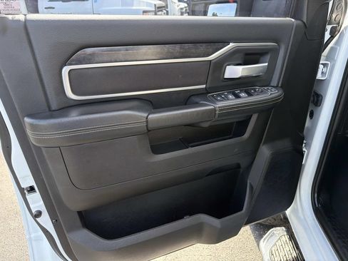 Used 2024 RAM 3500 Big Horn AWD/4WD image 18