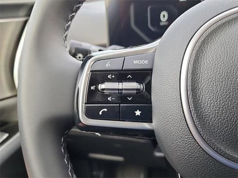 Certified 2025 Kia Sorento SX FWD image 26