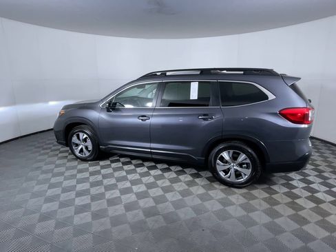 Used 2023 Subaru Ascent Premium w/ Convenience Package image 6