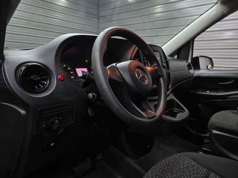 Used 2021 Mercedes-Benz Metris image 14