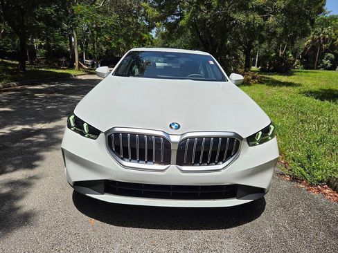Used 2026 BMW 530i xDrive AWD/4WD image 2