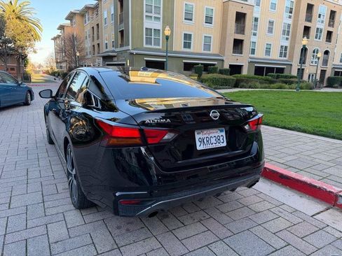 Used 2021 Nissan Altima 2.5 SR FWD image 11
