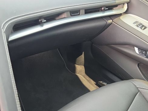 Used 2024 Chevrolet Corvette Stingray Coupe w/ Battery Protection Package RWD image 19