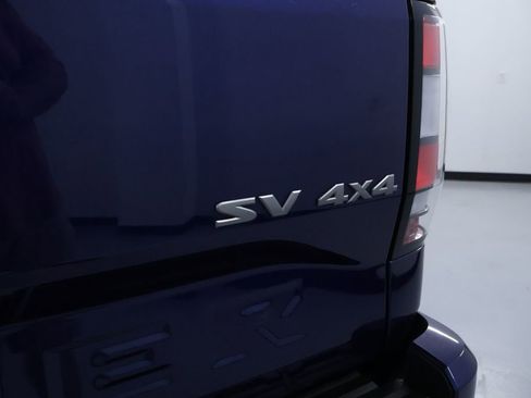 Used 2023 Nissan Frontier SV image 10