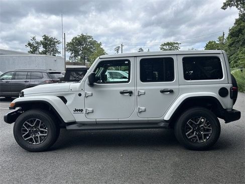 New 2025 Jeep Wrangler Unlimited Sahara image 5