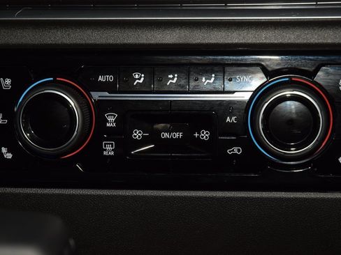 Used 2025 Chevrolet Silverado 1500 High Country w/ Midnight Edition image 31