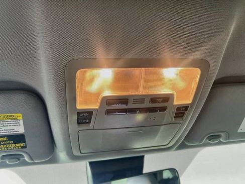 Used 2019 Toyota Highlander XLE FWD image 20