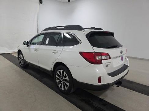 Used 2017 Subaru Outback 2.5i Limited image 2