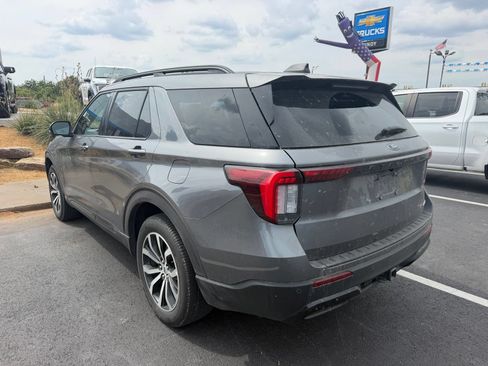 Used 2025 Ford Explorer ST-Line AWD/4WD image 3