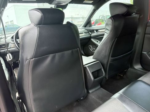 Used 2018 Honda Accord Sport image 19