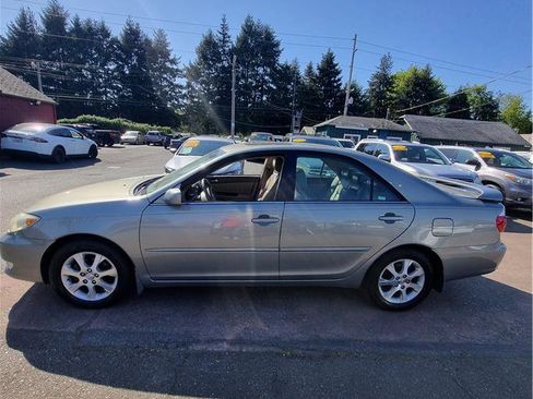 Used 2006 Toyota Camry XLE FWD image 2