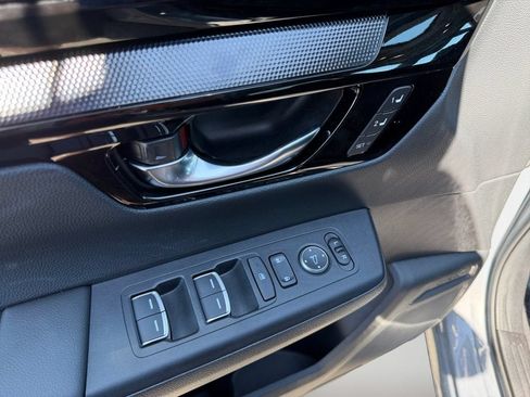 Used 2025 Honda CR-V EX-L image 21