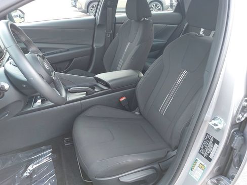 Certified 2025 Hyundai Elantra Sport FWD image 16