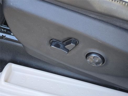 Certified 2018 Chrysler Pacifica Limited image 28