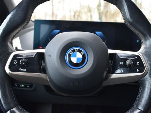 Used 2022 BMW iX xDrive50 w/ Premium Package image 34