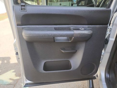 Used 2011 Chevrolet Silverado 2500 LT w/ Interior Plus Package image 28