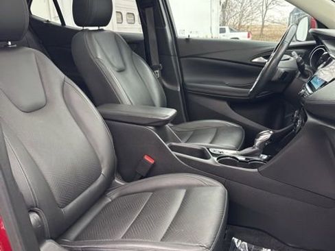 Used 2021 Buick Encore GX Essence w/ Experience Buick Package image 37