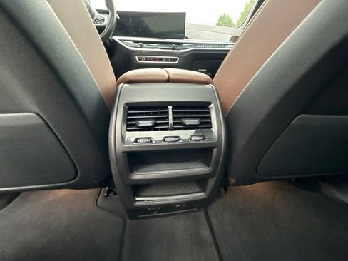 Used 2025 BMW X5 xDrive40i w/ M Sport Package AWD/4WD image 26
