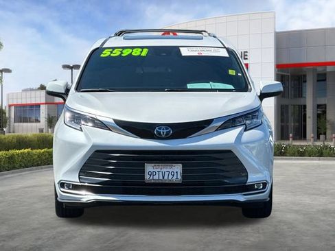 Certified 2025 Toyota Sienna Limited FWD image 11