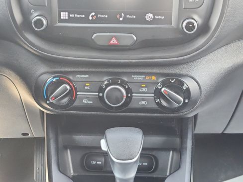 Used 2022 Kia Soul LX w/ Technology Package FWD image 18