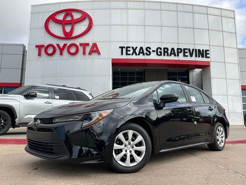 New 2026 Toyota Corolla LE image 2