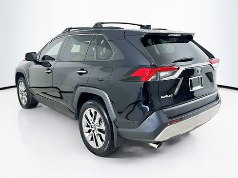 Used 2022 Toyota RAV4 Limited image 32