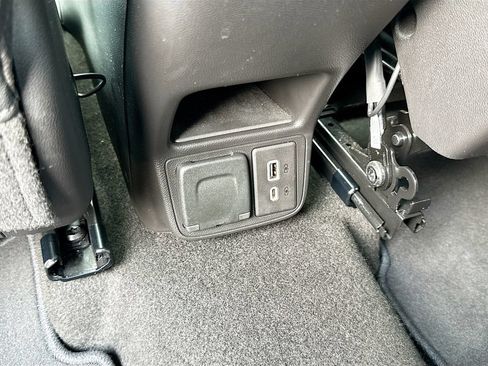 Used 2020 Buick Encore GX Essence w/ Experience Buick Package AWD/4WD image 29