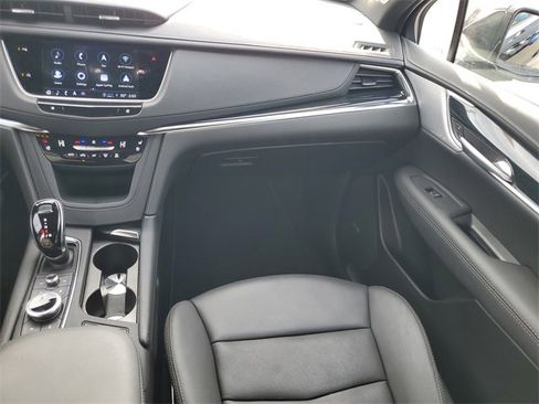 Used 2025 Cadillac XT5 Premium Luxury image 30