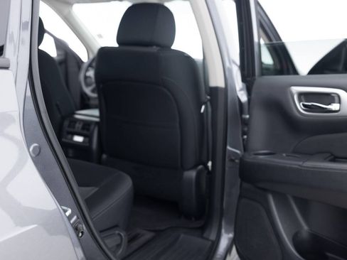 Used 2018 Nissan Pathfinder S AWD/4WD image 30
