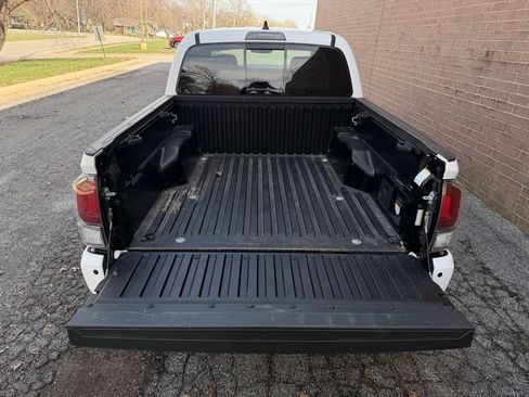 Used 2023 Toyota Tacoma TRD Sport w/ Advanced Technology Package AWD/4WD image 5