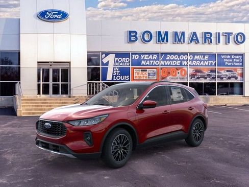 New 2025 Ford Escape SE FWD image 1