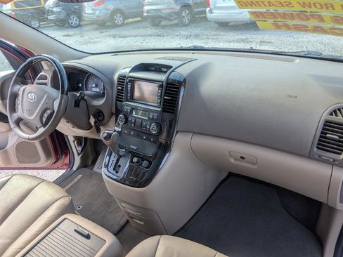 Used 2014 Kia Sedona EX w/ Navigation Package image 18