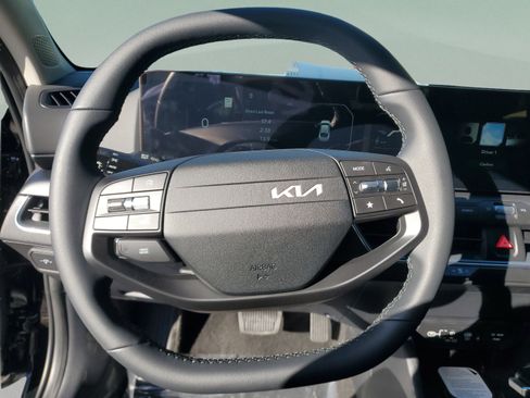 New 2025 Kia K4 EX FWD image 18