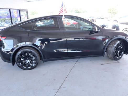 Used 2021 Tesla Model Y Long Range AWD/4WD image 4