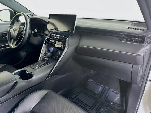 Used 2021 Toyota Venza Limited w/ Carpet Mat Package (TMS) image 27