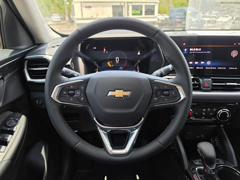 New 2026 Chevrolet TrailBlazer LT w/ LPO, Blackout Package AWD/4WD image 15